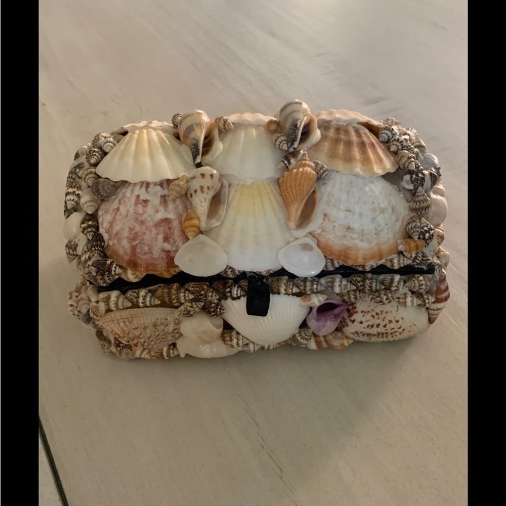 Shell  Encrusted  Jewelry Box - Picture 2 of 5